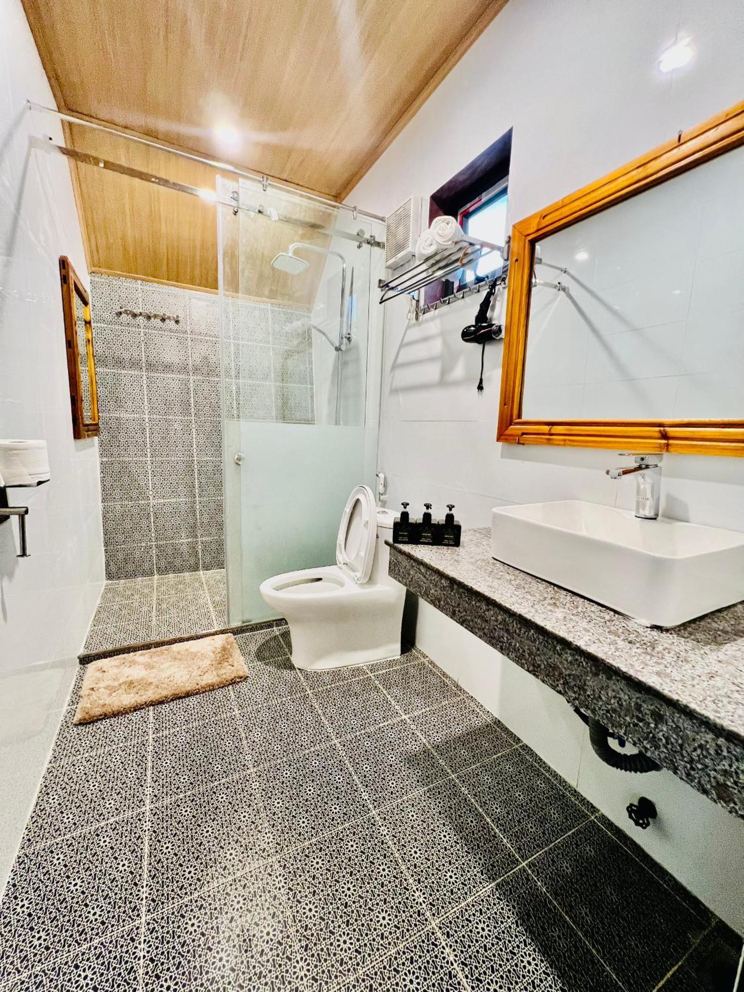 Tropical Valley Homestay - Villas フォンニャ エクステリア 写真