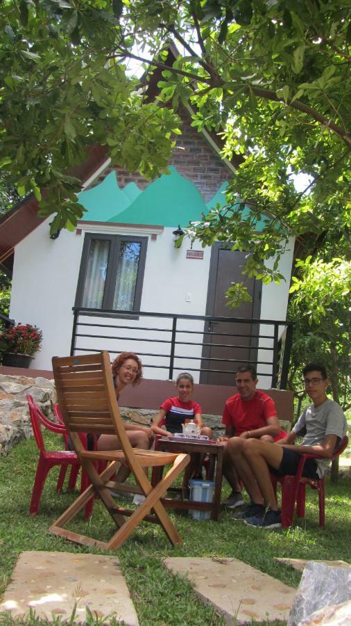 Tropical Valley Homestay - Villas フォンニャ エクステリア 写真