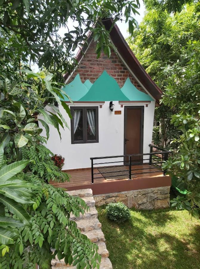 Tropical Valley Homestay - Villas フォンニャ エクステリア 写真